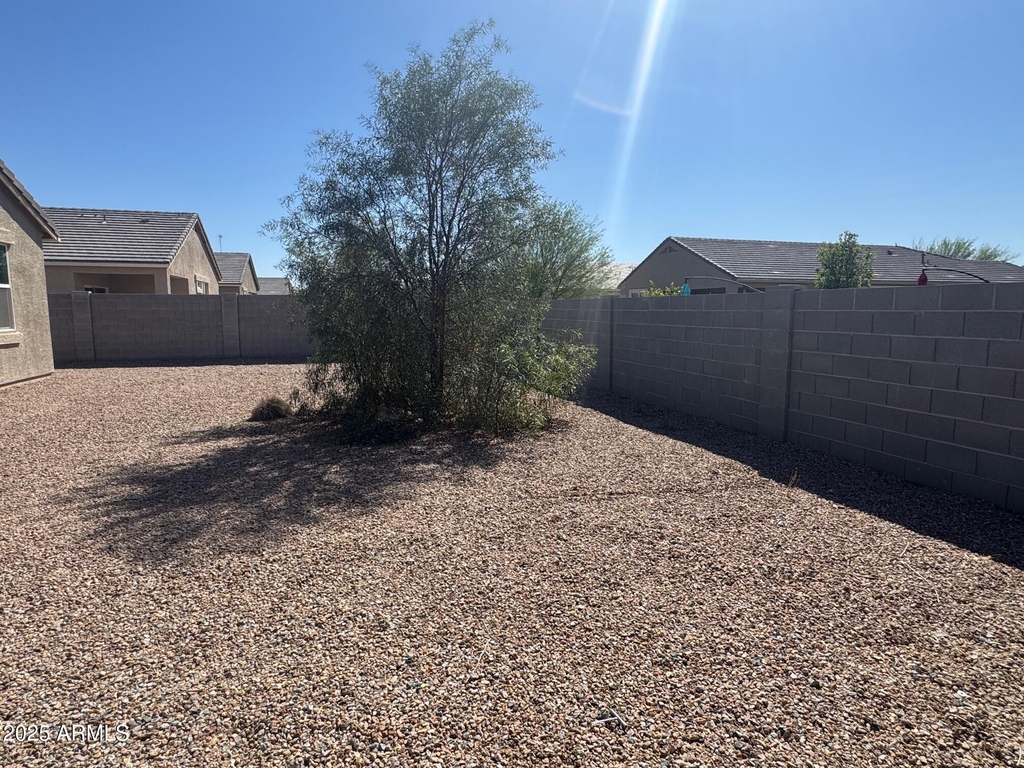 36091 W Seville Drive - Photo 13