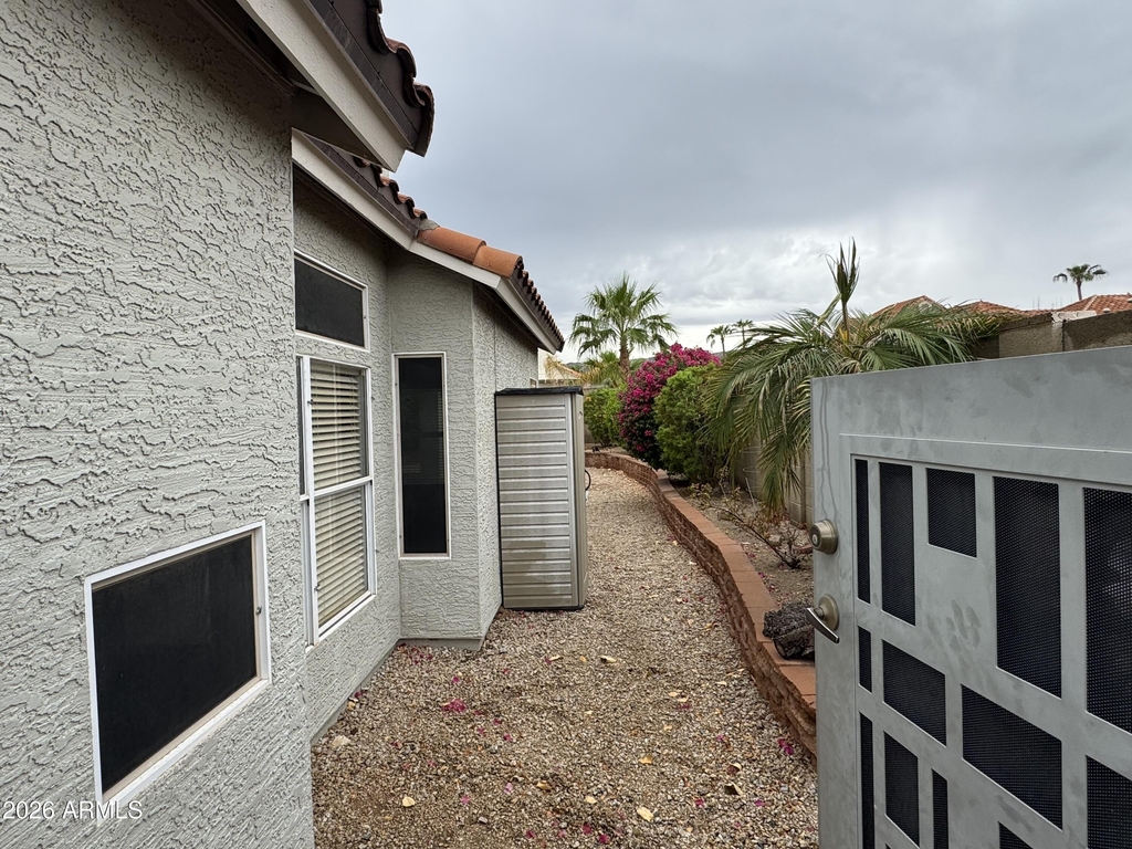 16810 S 13th Place - Photo 15