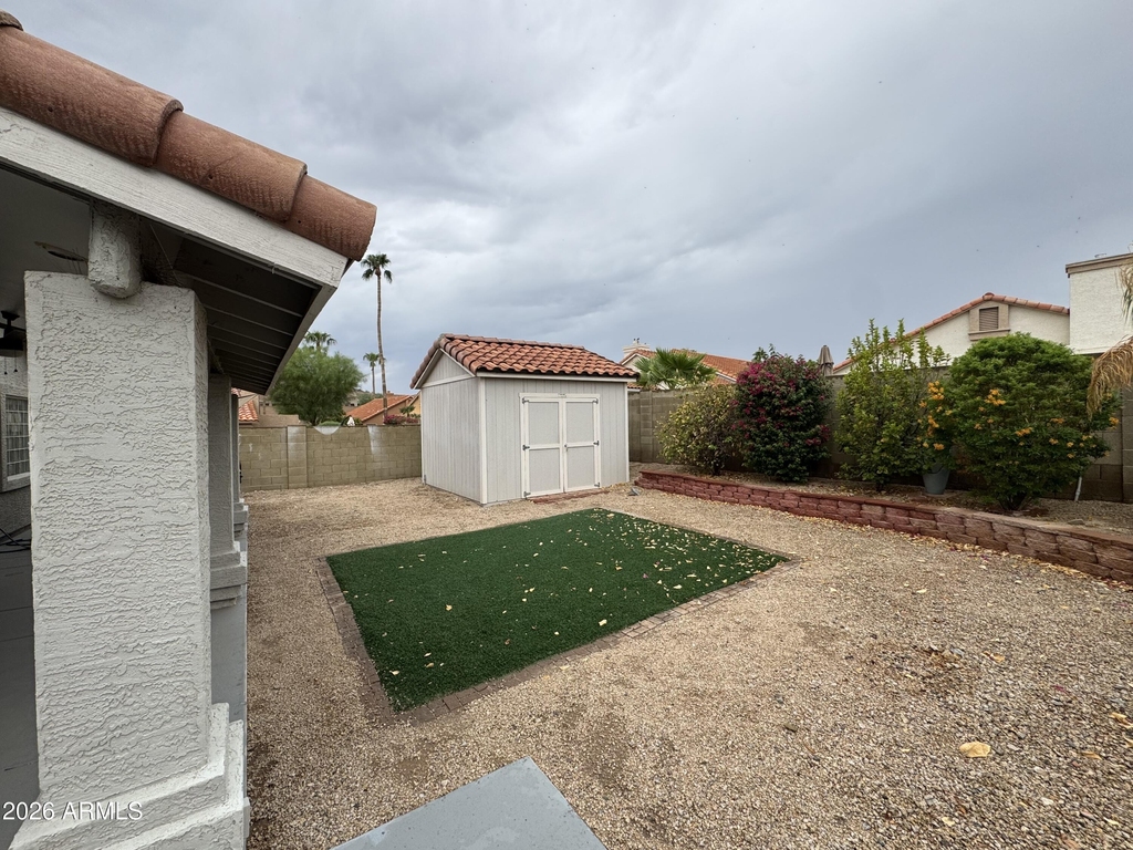 16810 S 13th Place - Photo 17
