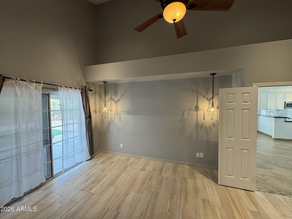 16810 S 13th Place - Photo 7