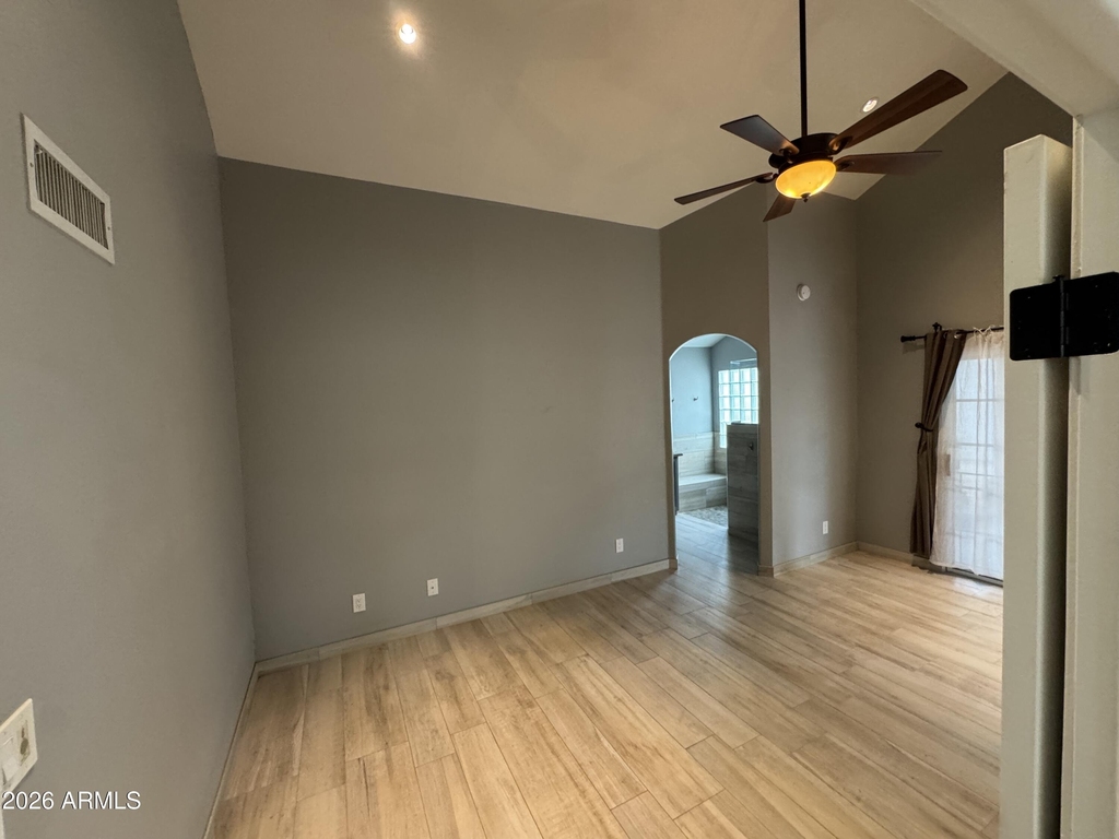 16810 S 13th Place - Photo 5
