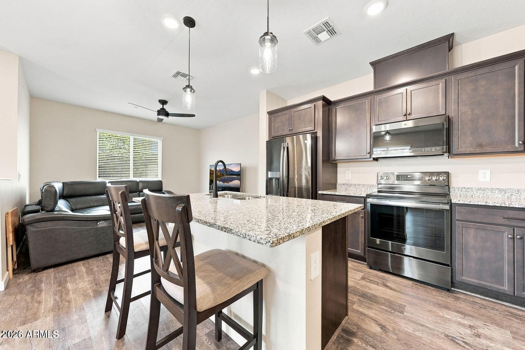 779 E Doral Avenue - Photo 3
