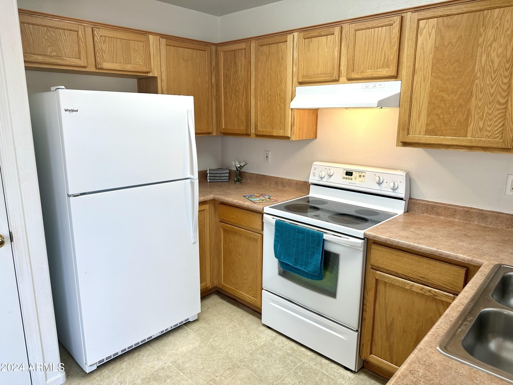 14829 W Redfield Road - Photo 4