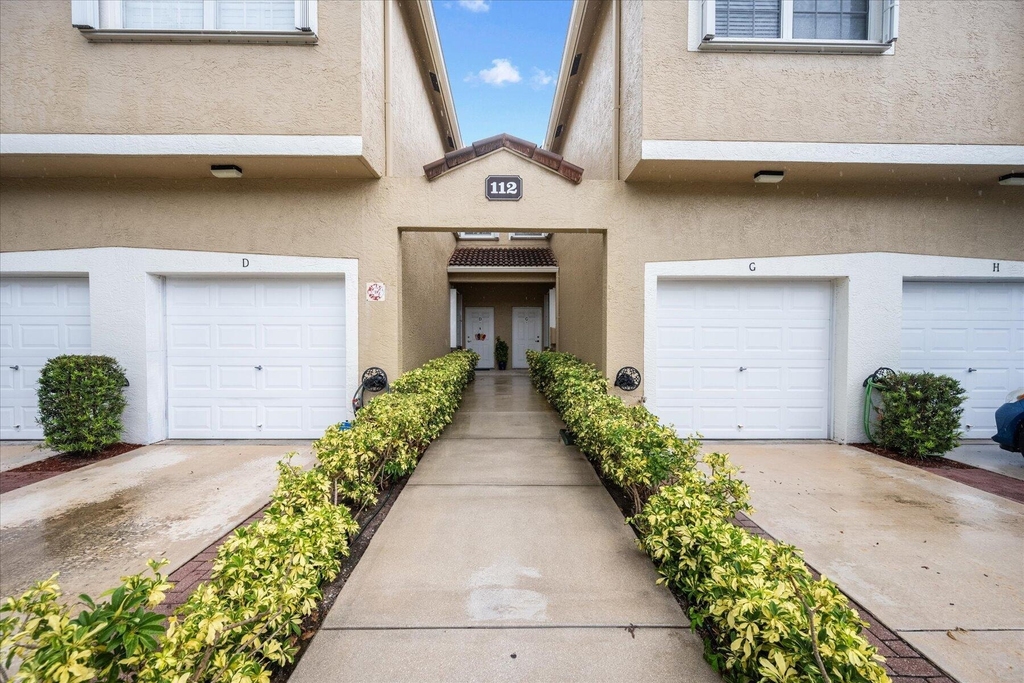 112 Lighthouse Circle - Photo 1