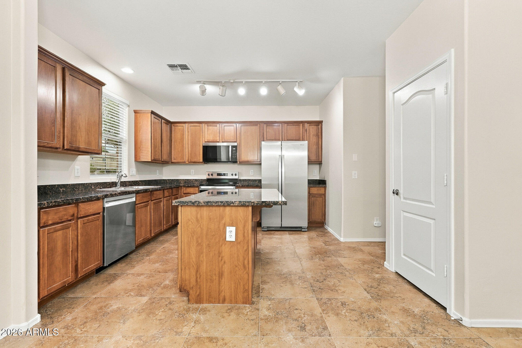 4081 E Oakland Street - Photo 5