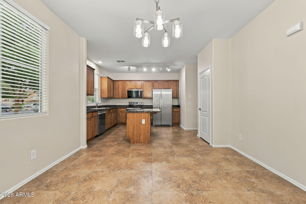 4081 E Oakland Street - Photo 4