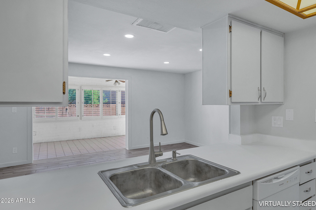 3933 S Pine Street - Photo 11