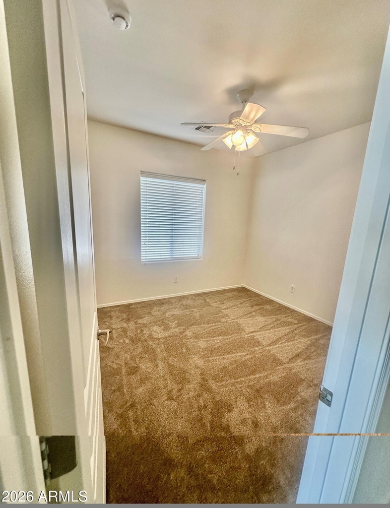 11709 W Sherman Street - Photo 9
