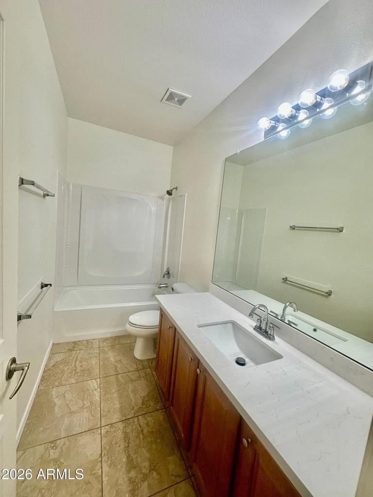 11709 W Sherman Street - Photo 10