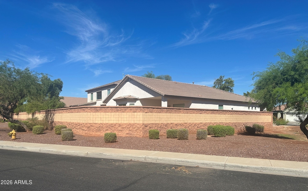 11709 W Sherman Street - Photo 13