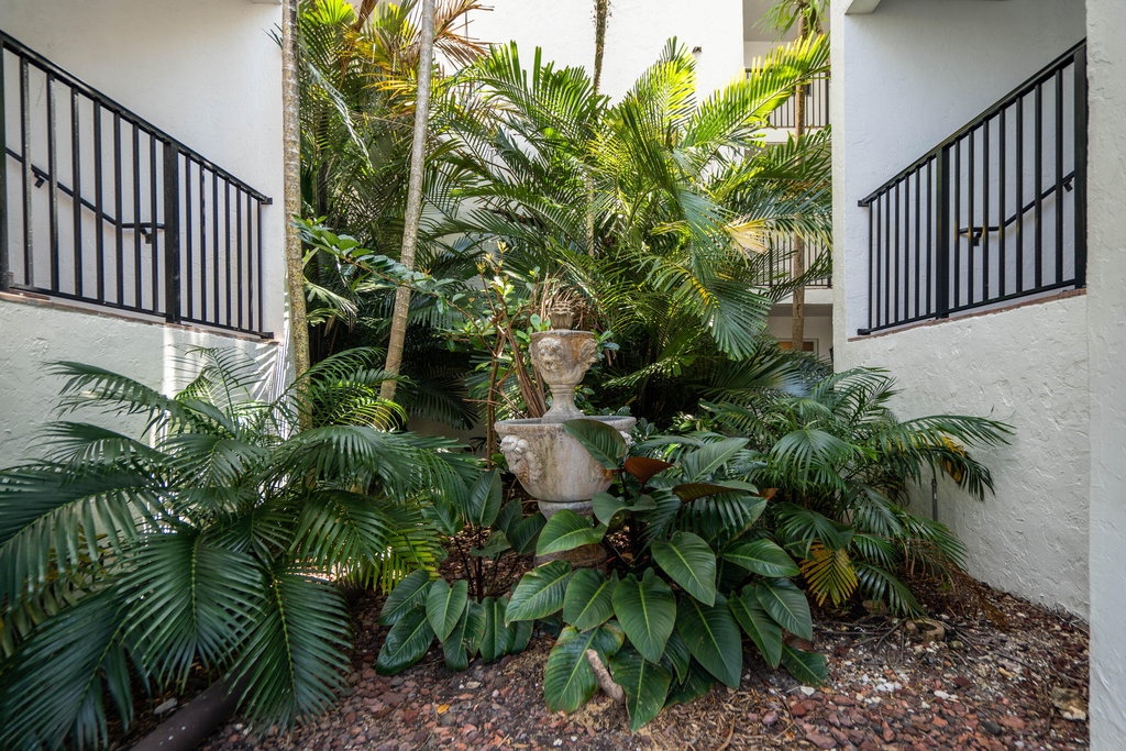 1212 Se 2nd Court - Photo 47