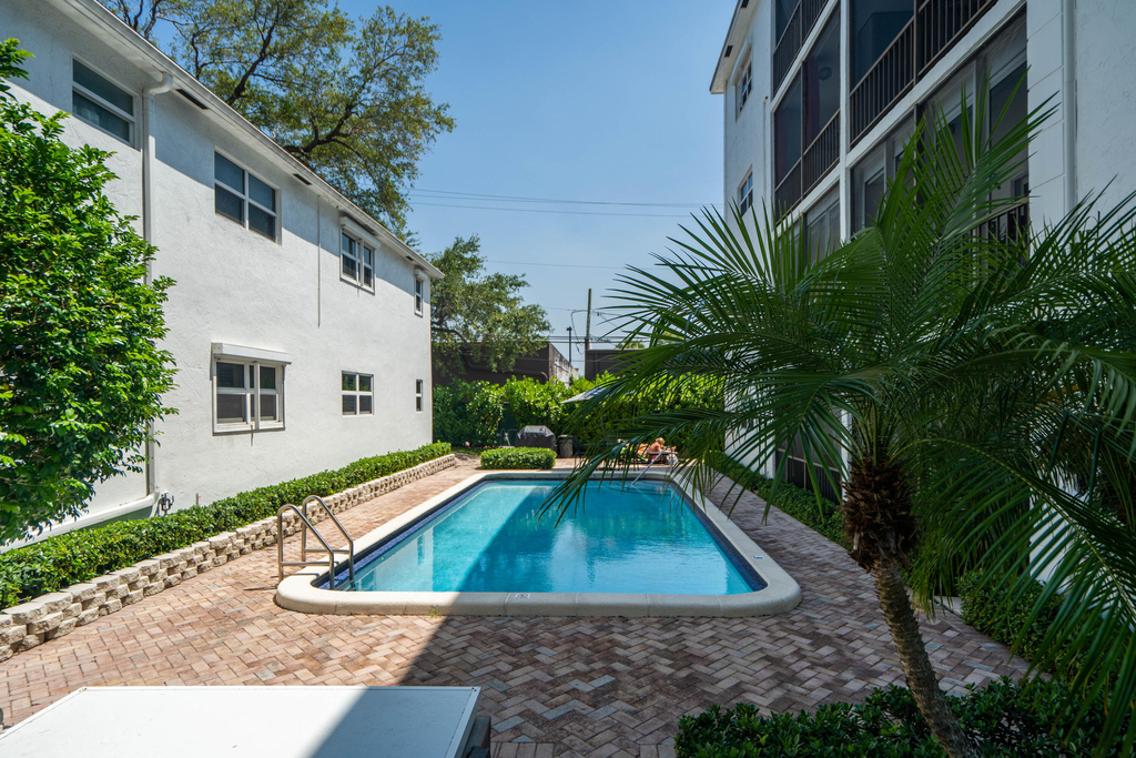 1212 Se 2nd Court - Photo 45