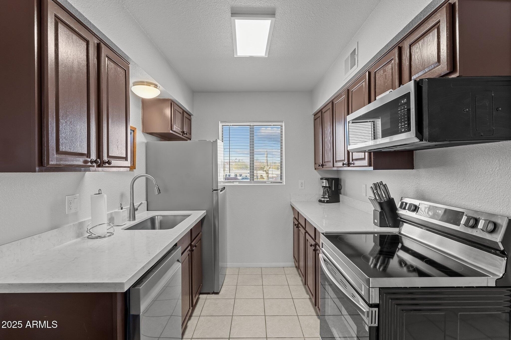 540 S West Road - Photo 5