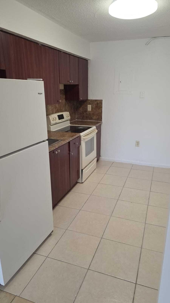 2175 Ne 169th Street - Photo 3