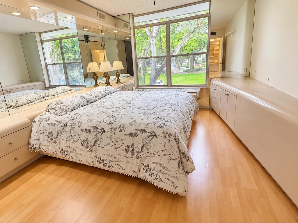 3660 Inverrary Drive - Photo 7