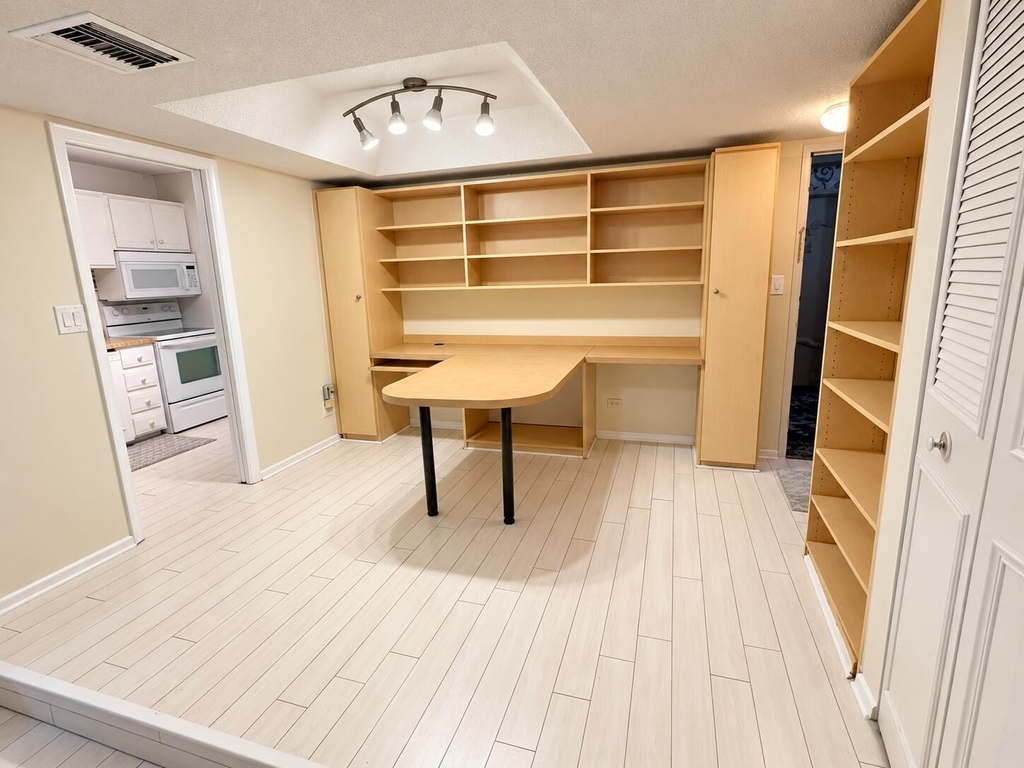 3660 Inverrary Drive - Photo 4