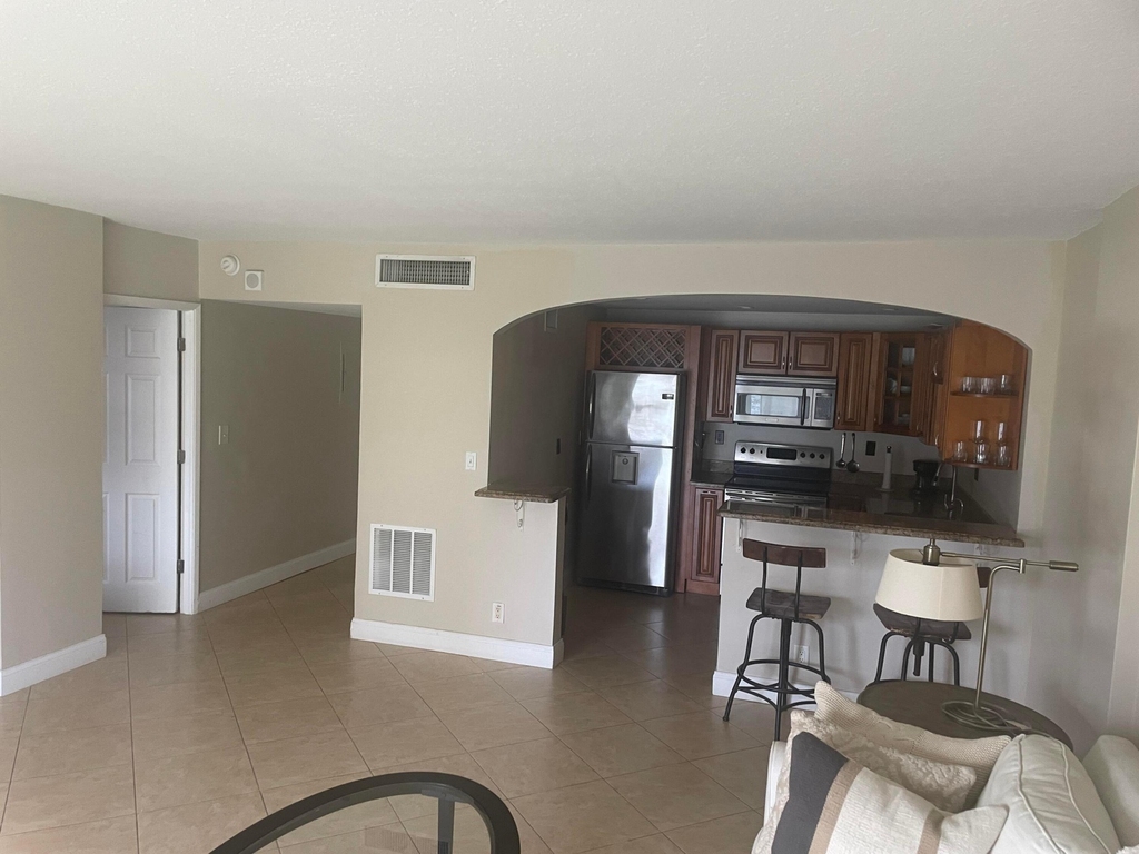 2900 Ne 30th Street - Photo 3