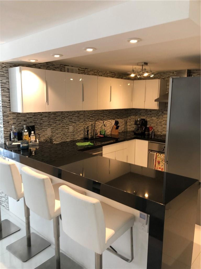 6423 Collins Avenue - Photo 23
