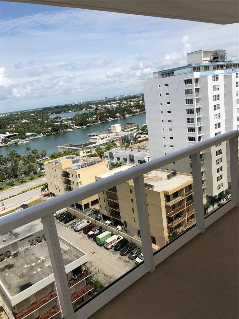 6423 Collins Avenue - Photo 10