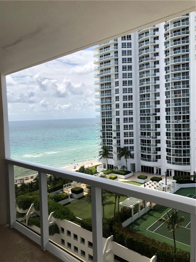 6423 Collins Avenue - Photo 3