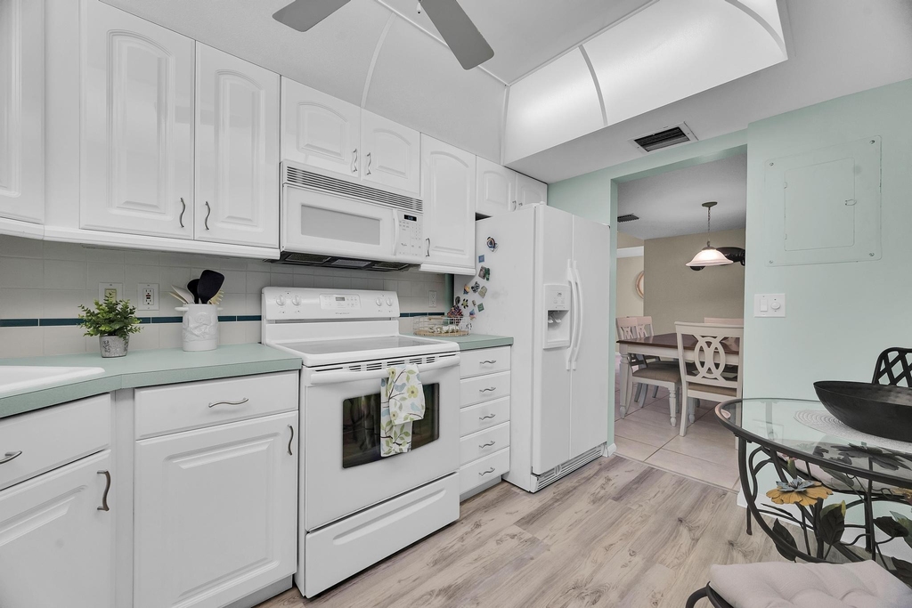 3492 Ne Causeway Boulevard - Photo 4