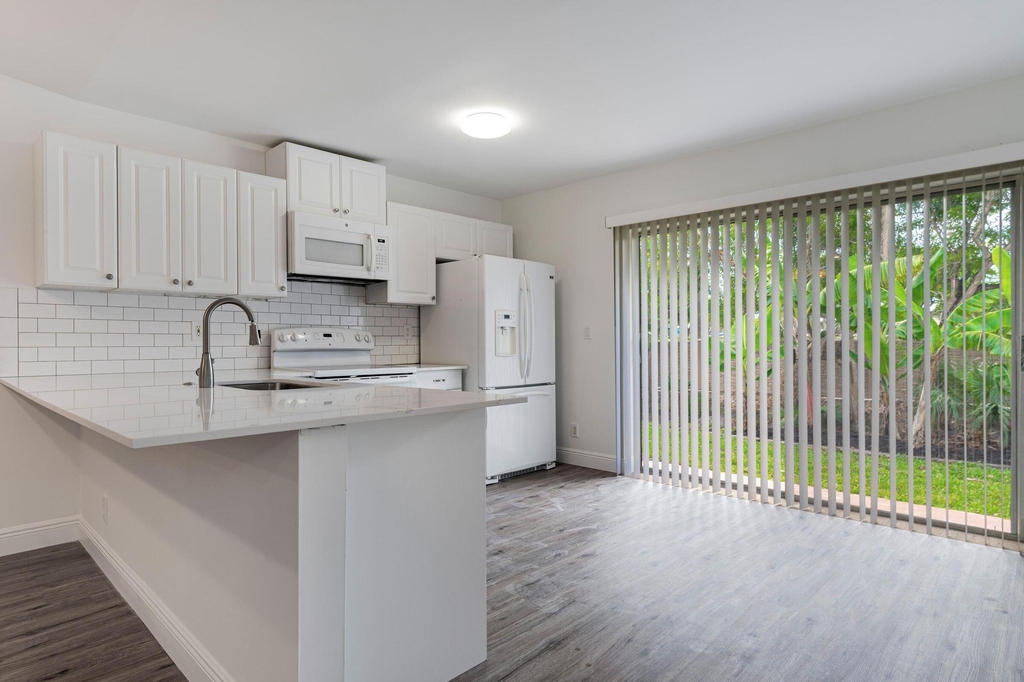 5300 Breadfruit Circle - Photo 6