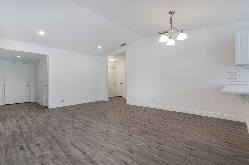 5300 Breadfruit Circle - Photo 9