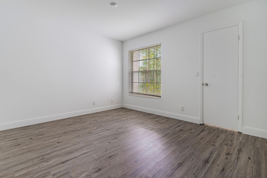 5300 Breadfruit Circle - Photo 12