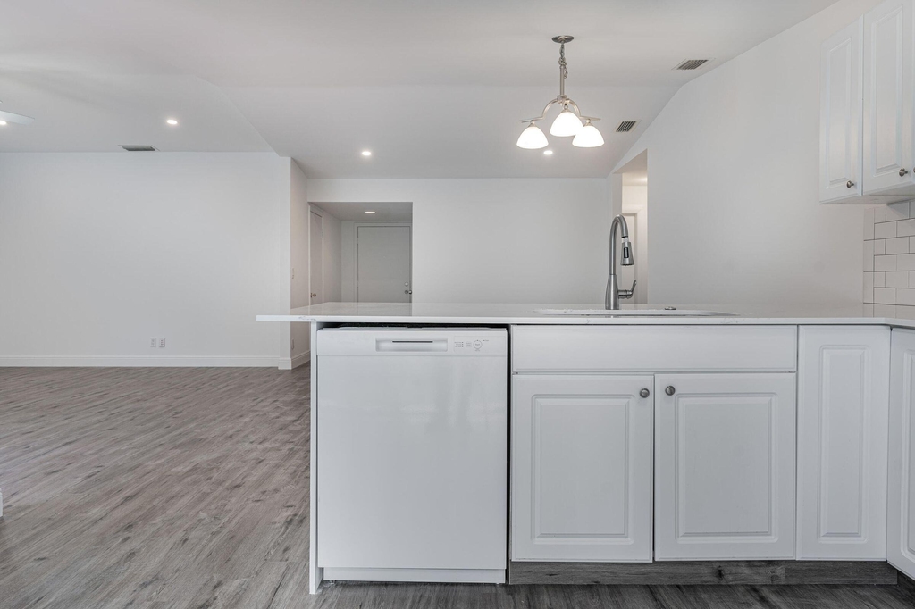 5300 Breadfruit Circle - Photo 7