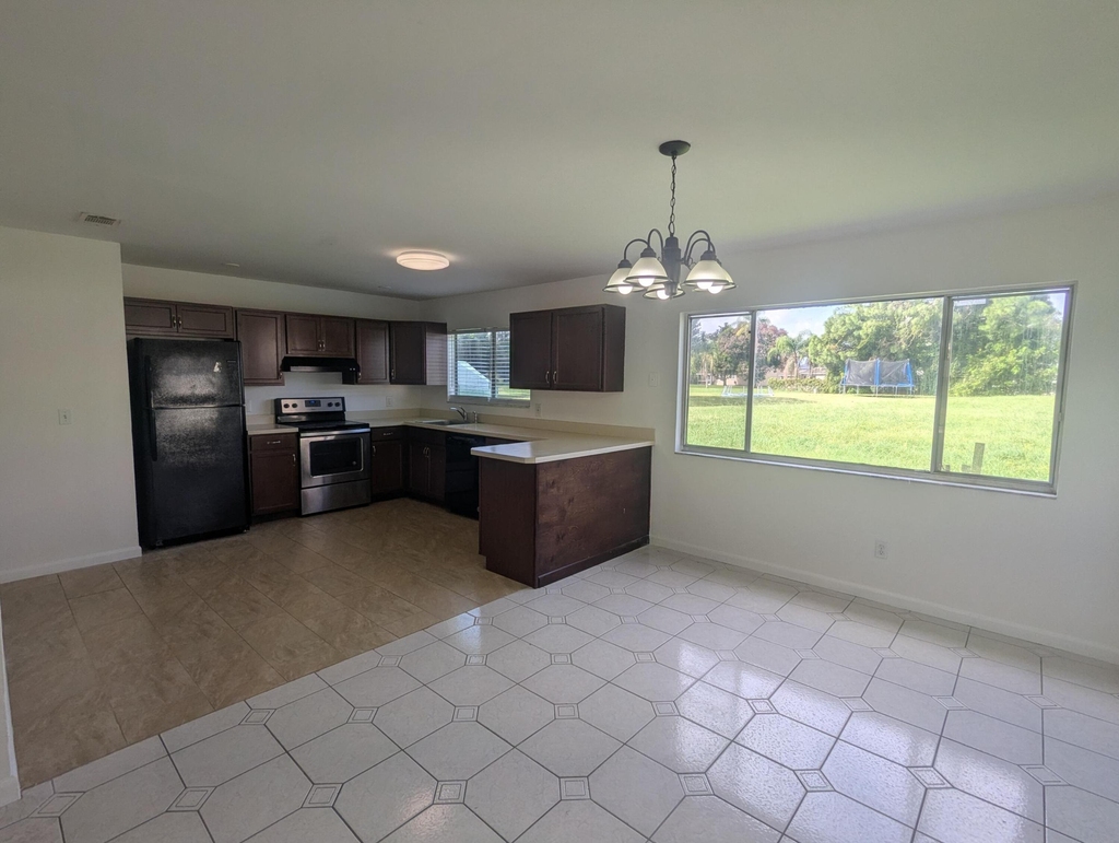 374 Sw Eastport Circle - Photo 4