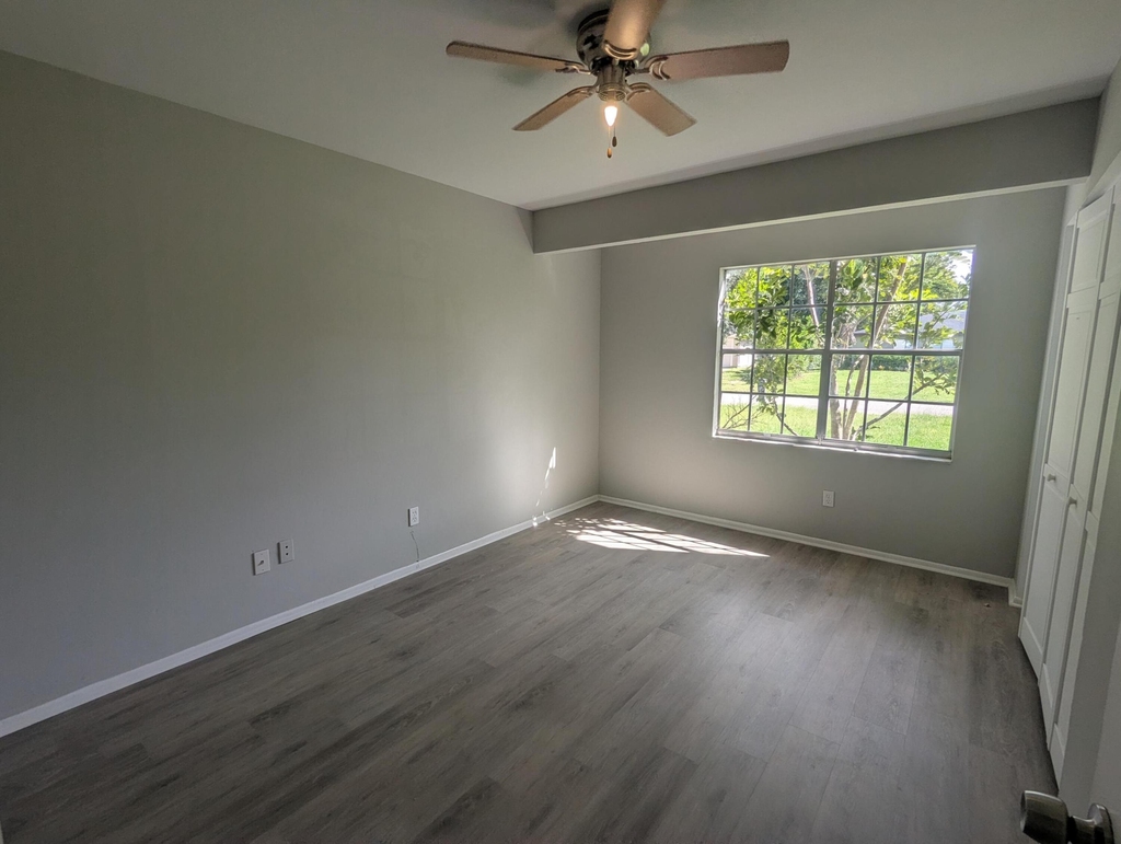 374 Sw Eastport Circle - Photo 8