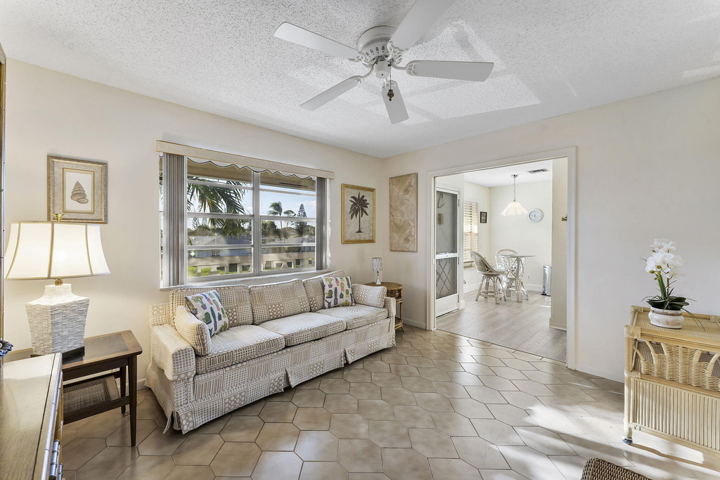 1050 Citrus Way - Photo 4