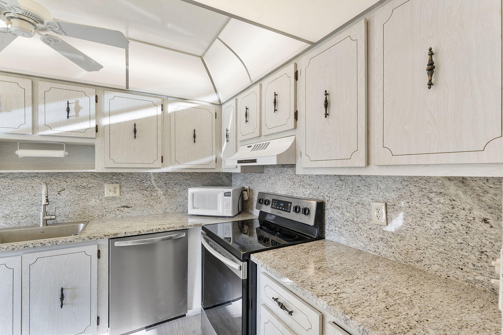1050 Citrus Way - Photo 8