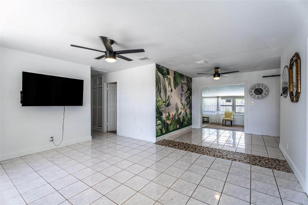 12053 Colony Avenue - Photo 2