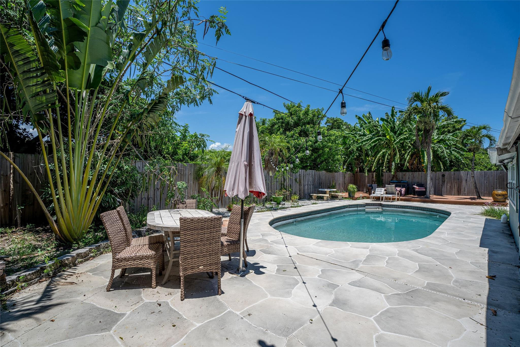 12053 Colony Avenue - Photo 0
