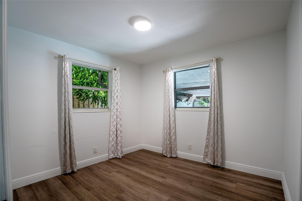12053 Colony Avenue - Photo 16