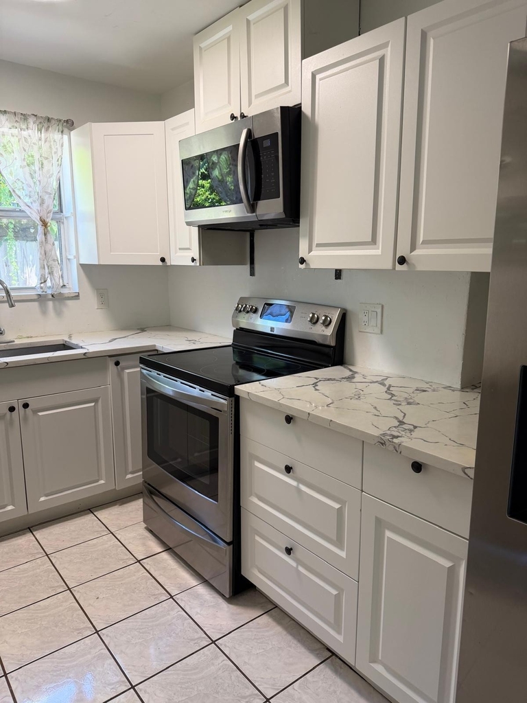 12053 Colony Avenue - Photo 8