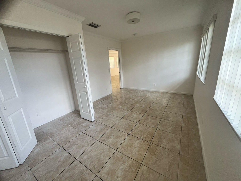 3808 N Polk Street - Photo 3
