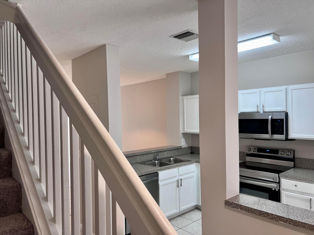 6952 Crooked Fence Drive - Photo 3