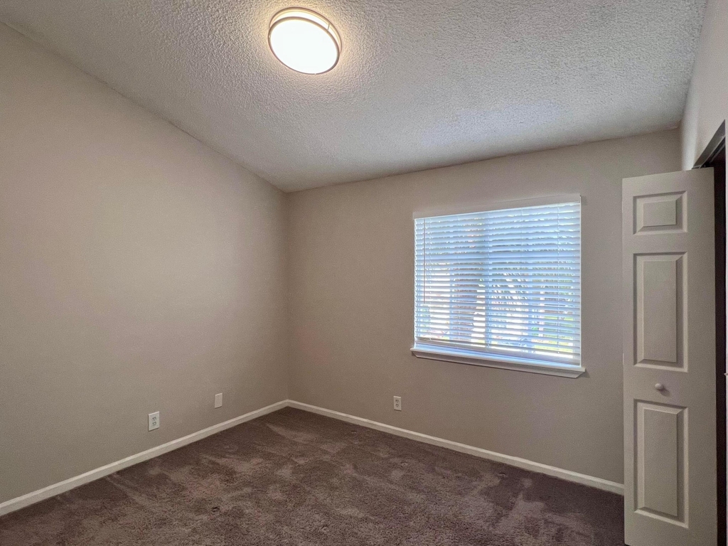 6952 Crooked Fence Drive - Photo 7