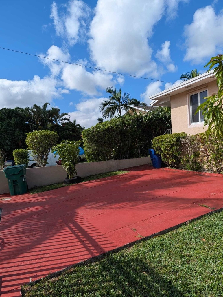 1571 Ne 109th Street - Photo 1
