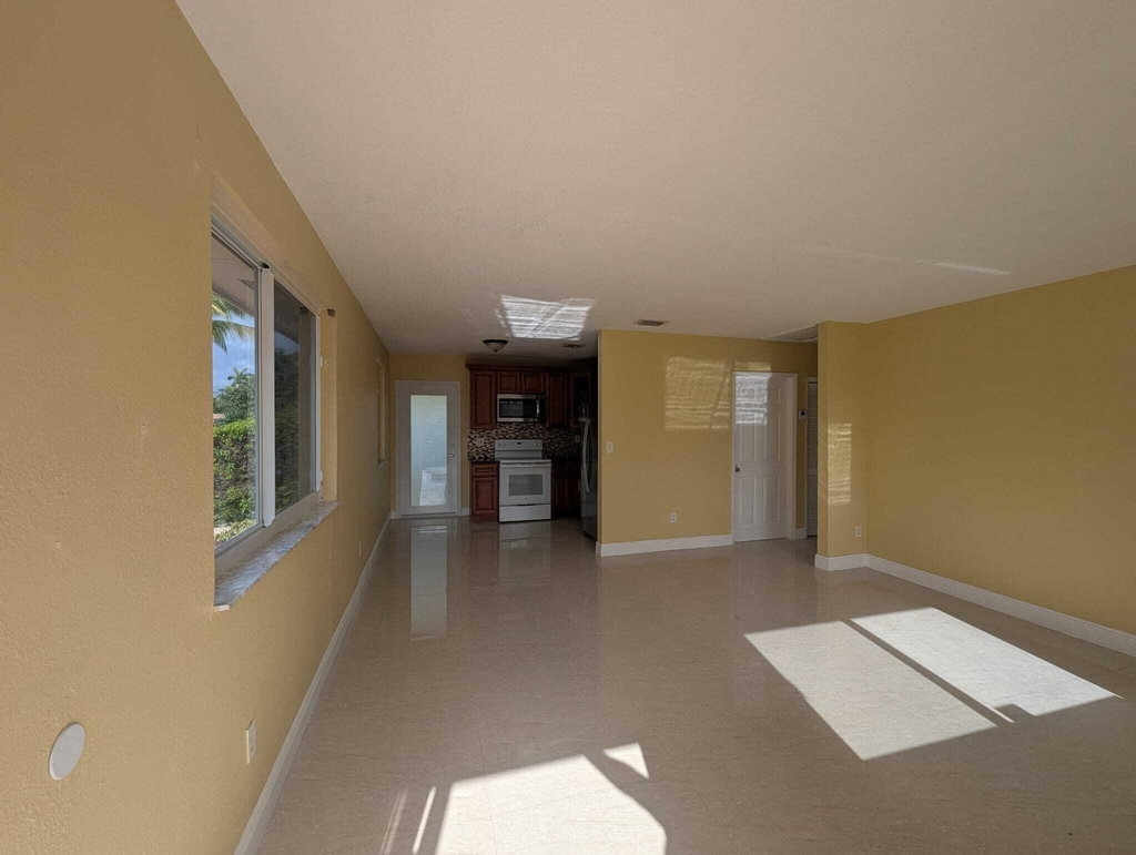 1571 Ne 109th Street - Photo 4