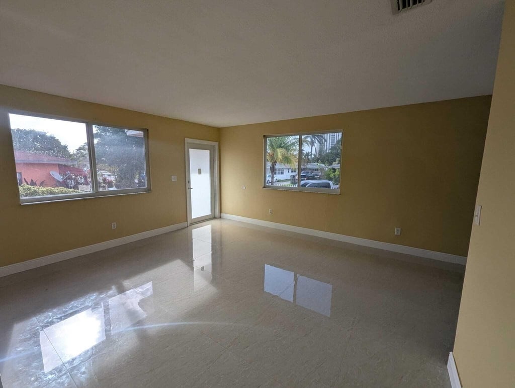 1571 Ne 109th Street - Photo 2
