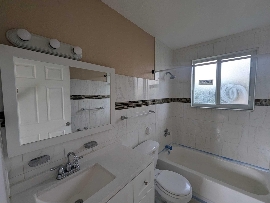 1571 Ne 109th Street - Photo 8