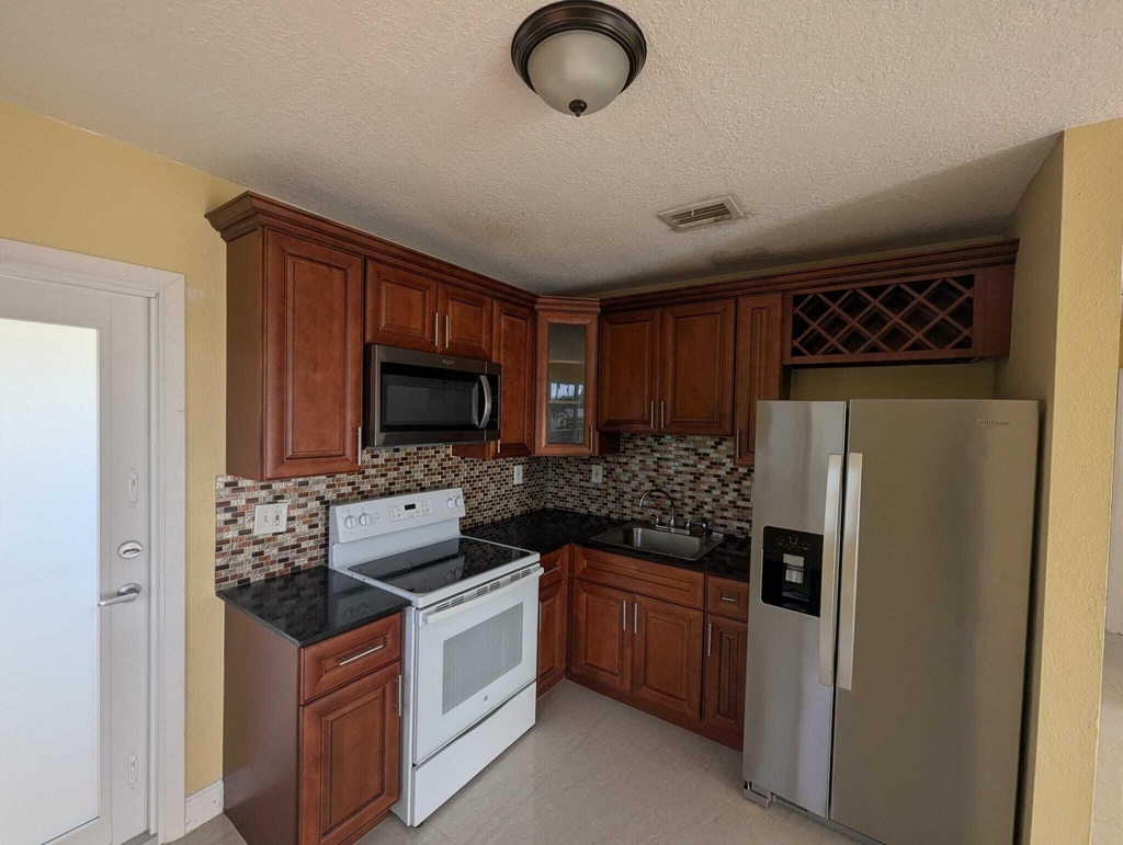 1571 Ne 109th Street - Photo 5