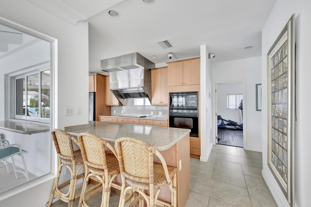 1212 Hillsboro Mile - Photo 41