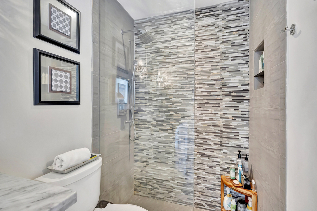 1212 Hillsboro Mile - Photo 29