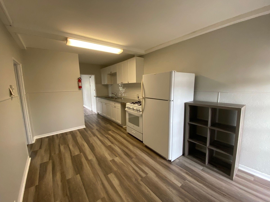 736 Omar Road - Photo 3