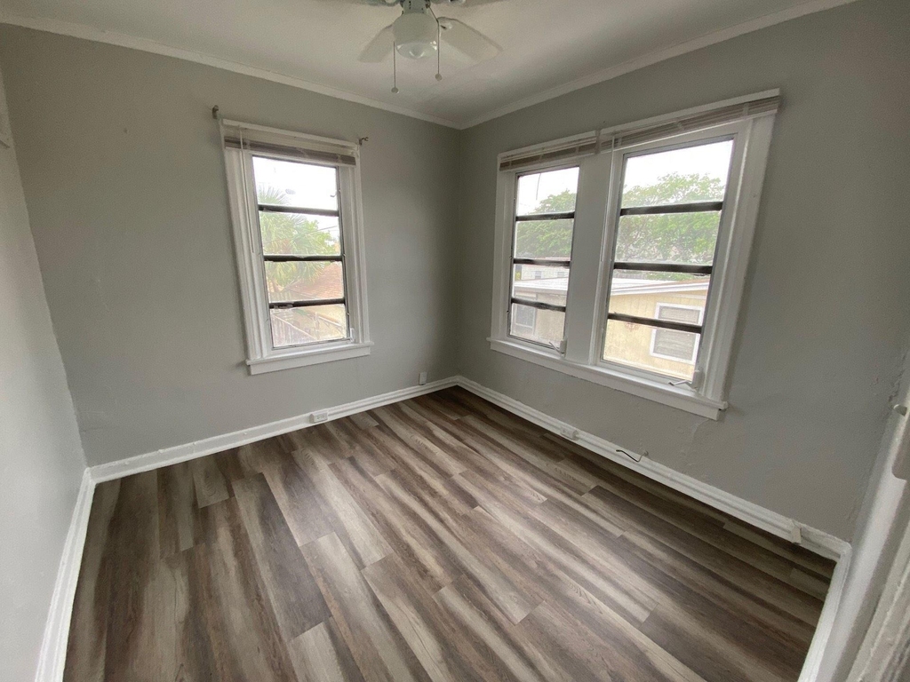 736 Omar Road - Photo 8