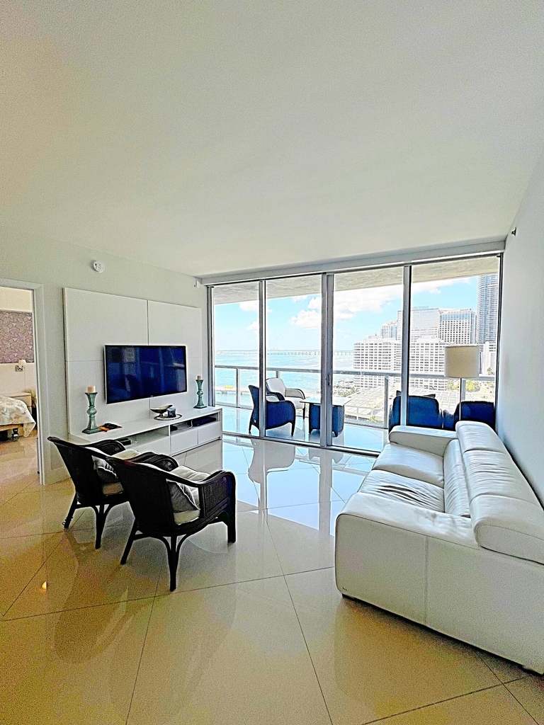 495 Brickell Avenue - Photo 2